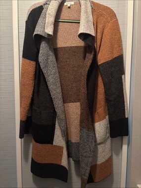 GUC Max Studio Sweater